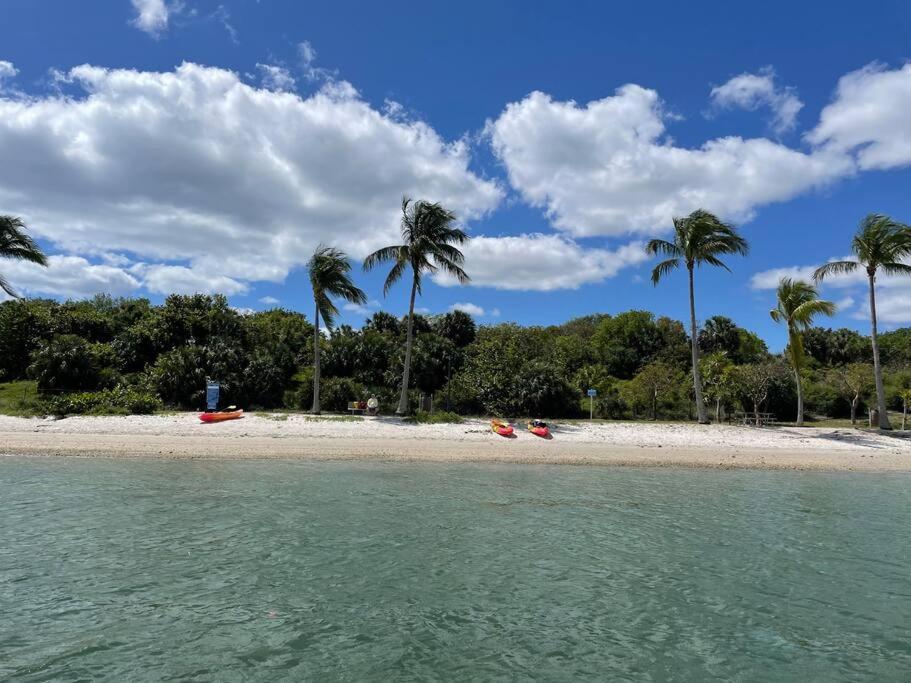 Hot Tub, Tiki Bar, Outdoor Shower, Near Intercoastal Waterway! West Palm Beach Zewnętrze zdjęcie